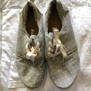 Toms sneakers